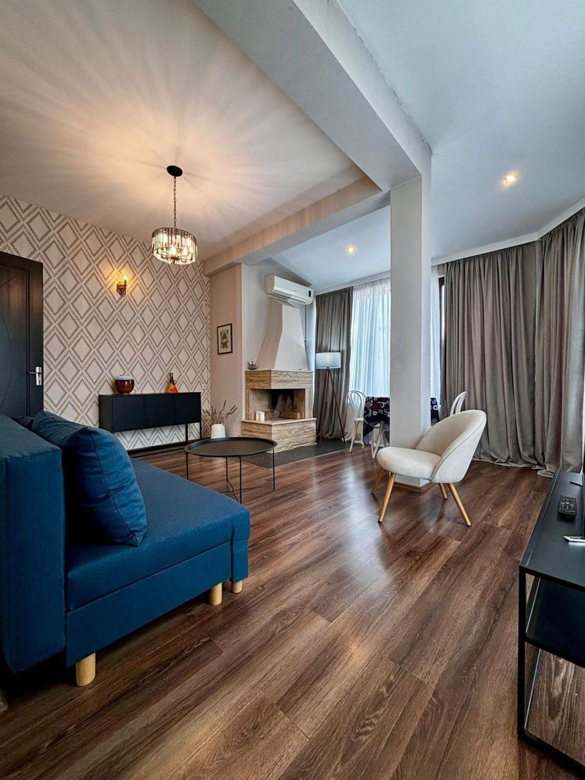 Apartment 17