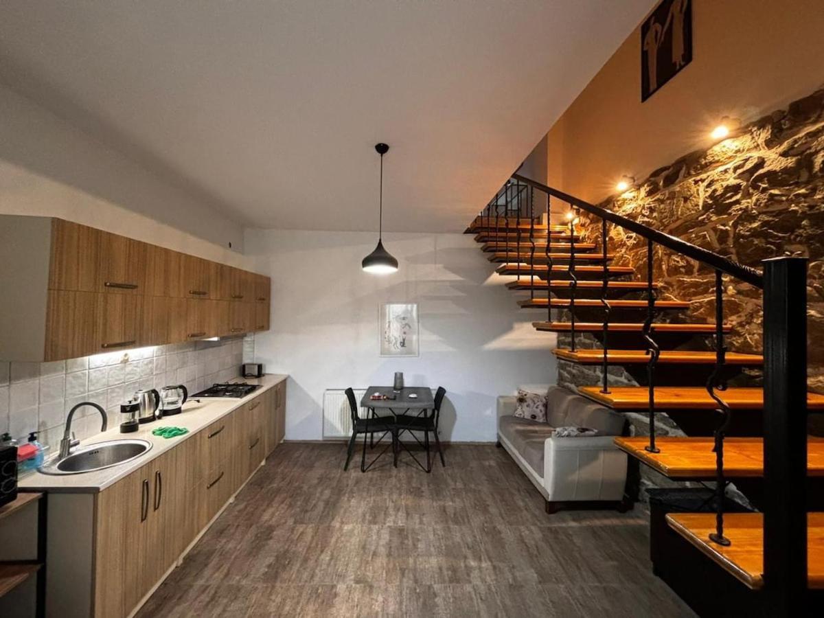 Apartment 17